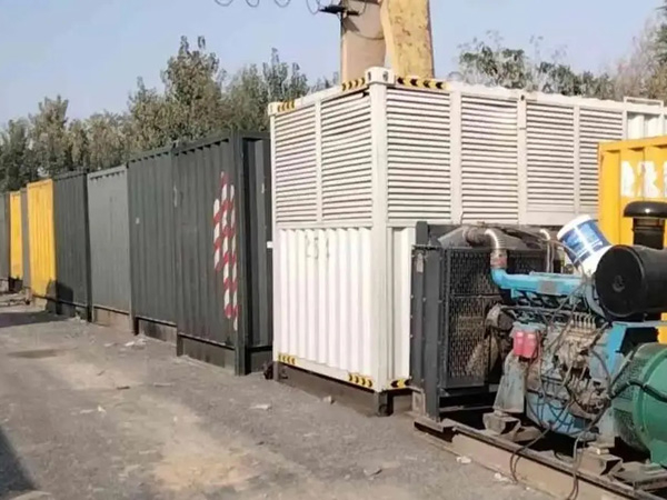 芜湖200KW柴油发电机机组每小时油耗是多少？