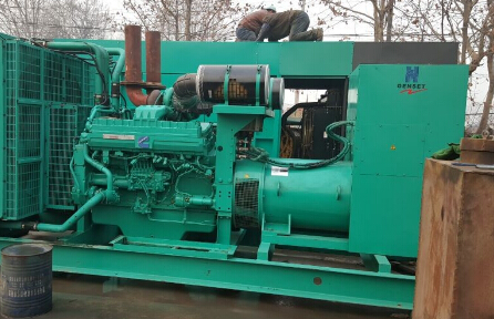 芜湖发电机组如何判断水冷式机油散热器内部是否需要清洗？